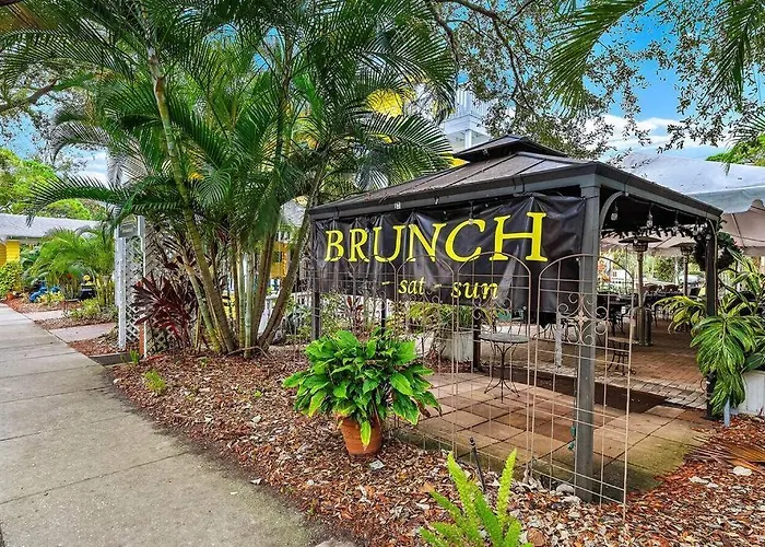 Quaint Gulfport Beach Bungalow