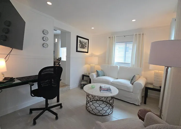 Sophisticated Charm In St Pete
