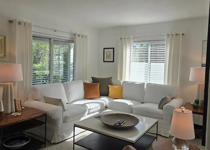 Sophisticated Charm In St Pete